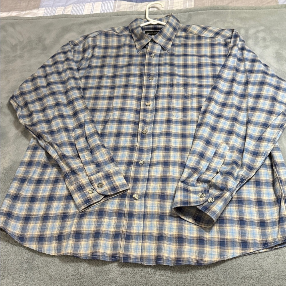 Carreta Blue and Cream Plaid Casual Button Down Shirt